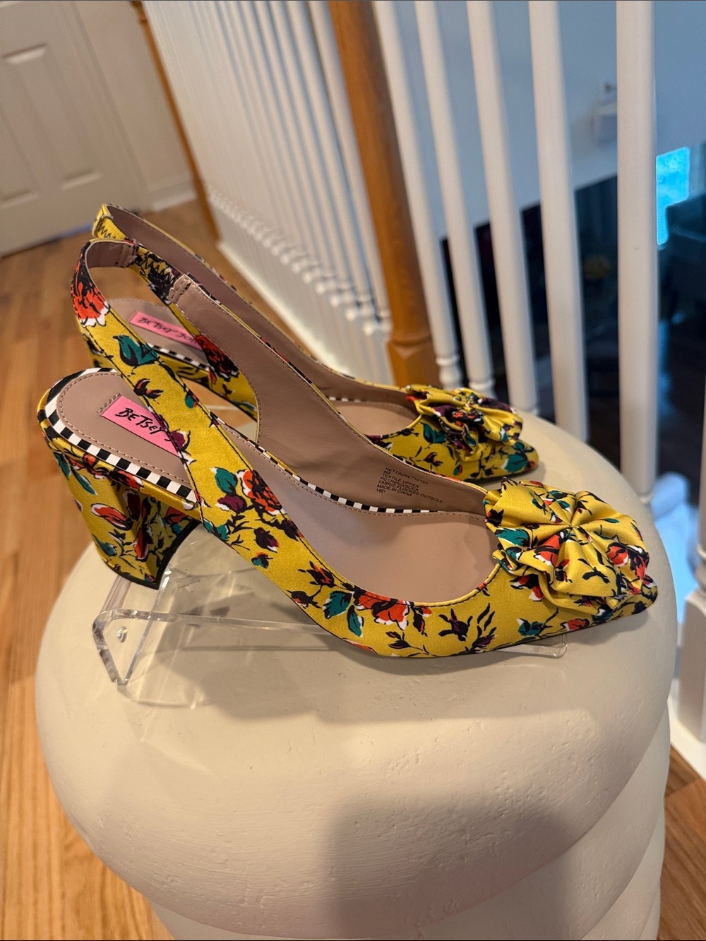 Betsey Johnson "Nettie" Yellow Floral Slingback Block Heels – Size 8 - Picture 7 of 13